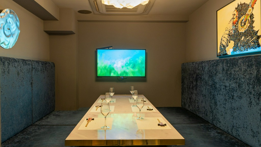 8名まで対応可能なVIPルームは、各種イベントにも活躍