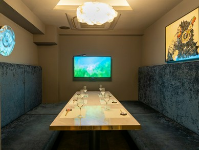 8名まで対応可能なVIPルームは、各種イベントにも活躍