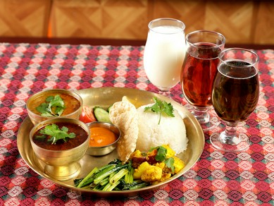 ネパールの家庭料理が楽しめる『ネパールタリセット(野菜カレー)』