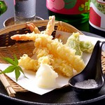 食感の良い海老の天ぷら4本入り。