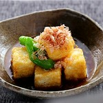 鰹が香る出汁を湯葉で上品に仕上げます。