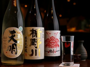 利き酒師が厳選。こだわりの日本酒は常時15種類以上