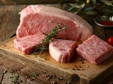 A4和牛の肉刺し