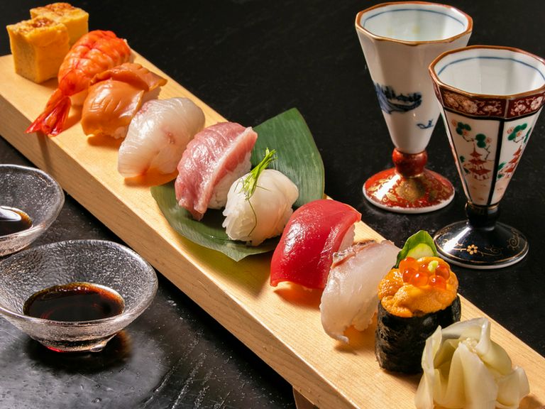 四季折々の旬の魚をいただける、豪華な『おまかせ握り』