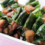 ラーチャンはレモンの葉でベトナムではポピュラーな食材です。ジューシーな鶏肉とレモン爽やかさが絶妙な一品。