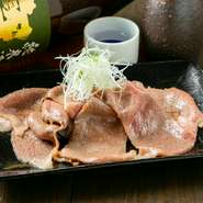 幅広いラインナップのドリンクメニューは、焼酎や日本酒、梅酒などいずれも店主厳選の銘柄を取り揃え。季節の食材をふんだんに使った広島グルメと併せて、堪能してみてはいかが。