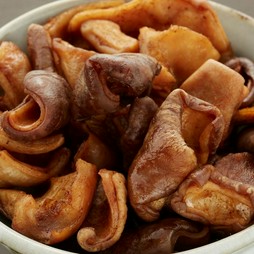 噛めば噛むほどに旨み溢れる。ビールとも相性抜群『自家製せんじがら』