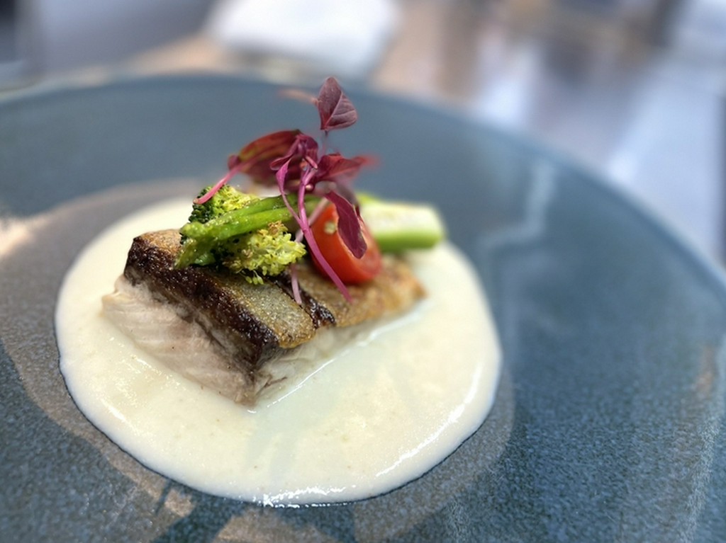 お魚料理／市場の鮮魚店より仕入れています