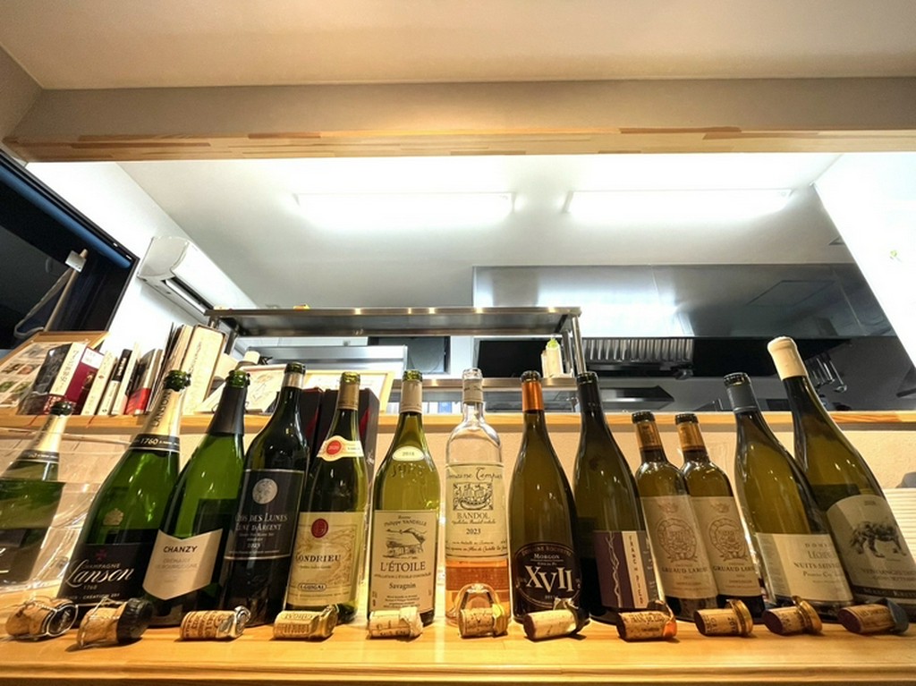 定期的にワイン会も開催しています