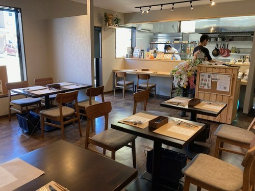 店内様子／カウンター席もあります