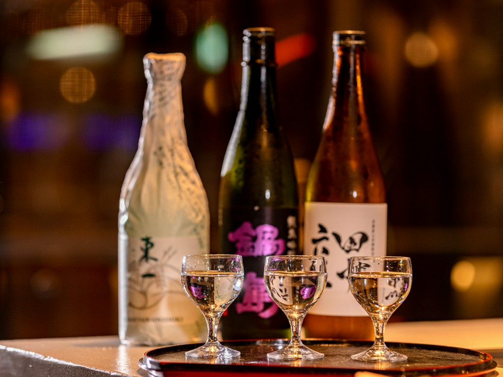 全国から選りすぐりの銘酒と、A5ランク限定の厳選和牛を満喫