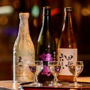 『田中六五』『鍋島』『東一』など、シェフが全国から厳選した日本酒を十数種類ほどを常備。数種類から3種を選べる『SAKE 3種飲み比べ』は日本酒好きには特におすすめです。A5ランク限定の厳選和牛と相性抜群です。