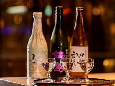 全国から選りすぐりの銘酒と、A5ランク限定の厳選和牛を満喫