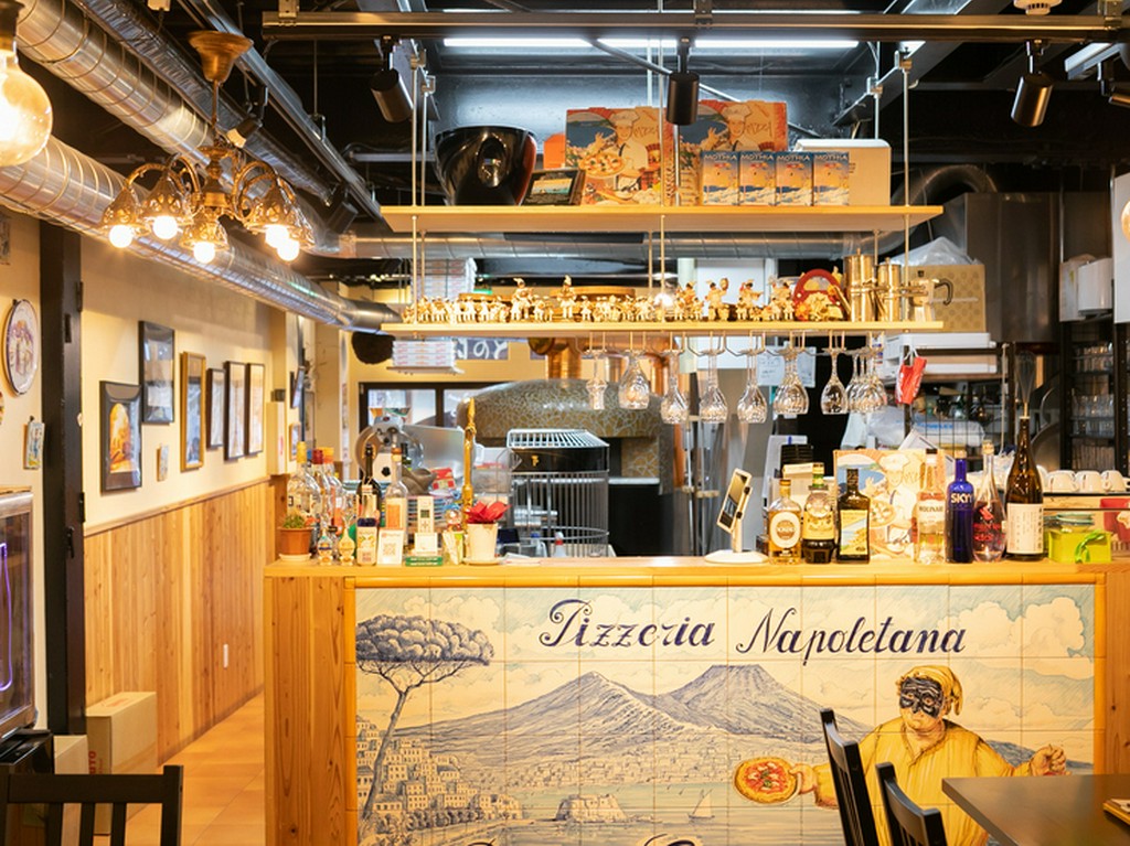 イタリアの伝統が散りばめられた店内