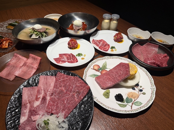 【主厨精选神户牛肉和近江牛肉套餐】