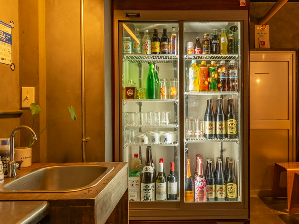 お酒を好みの味に仕上げられるセルフドリンクがポイント