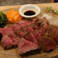 落ち着くアットホームな店内で、美味しい肉料理に舌鼓を打ちながらの女子会は如何でしょう。
