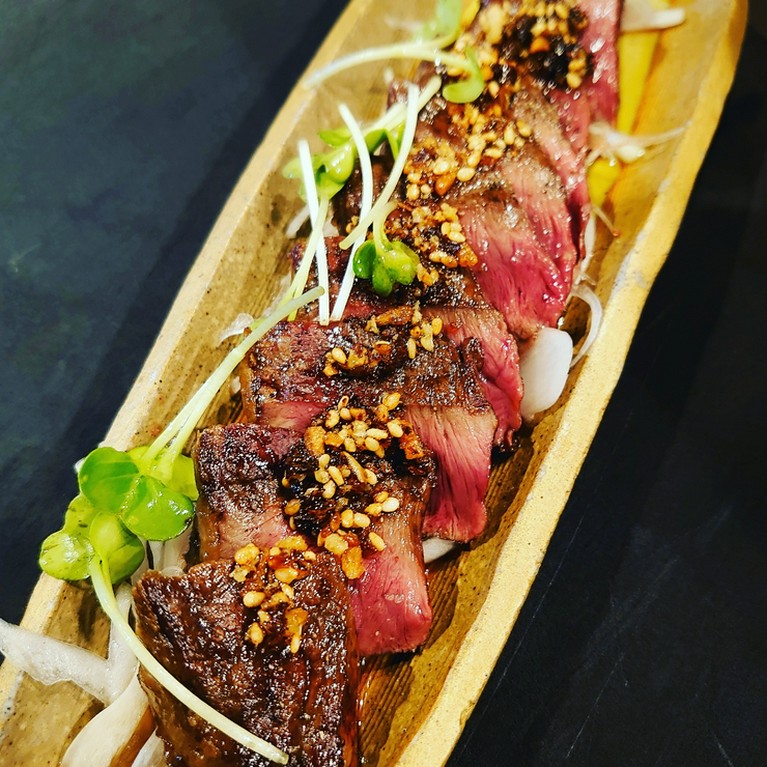 黒毛和牛赤身肉のタタキ