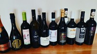 イタリアワインをメインにフランス、チリワインも。
(白・赤)
お肉に合わせやすいワインをご用意してます。
¥3000~