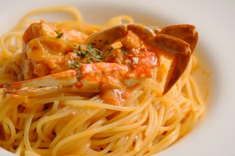 渡り蟹のトマトクリームパスタ