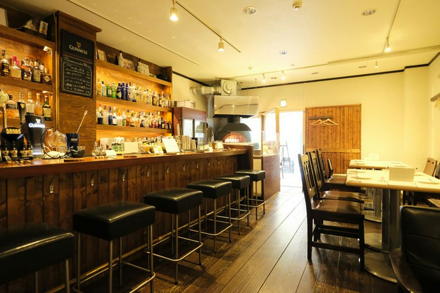 15名様〜カウンターからテラス席まで貸切出来ます。