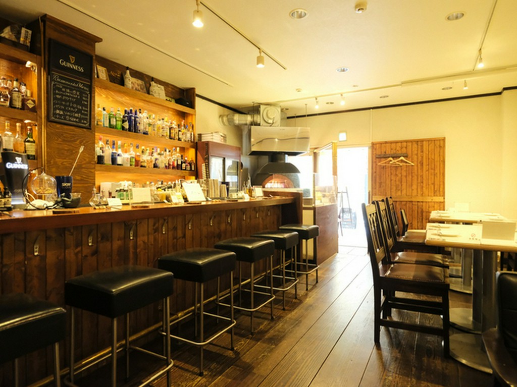 15名様～カウンターからテラス席まで貸切出来ます。