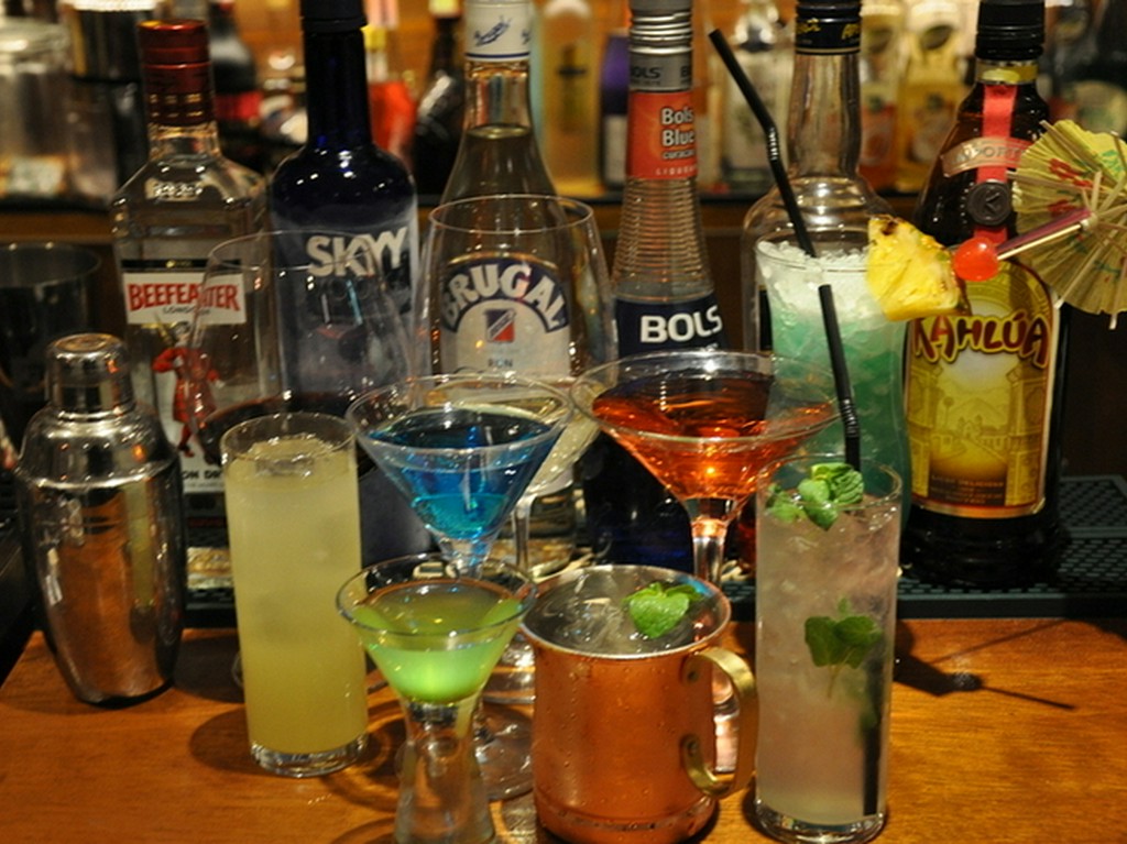 500種類以上のカクテルやノンアルコールやカフェメニューも充実