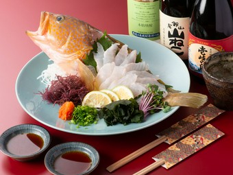 女将が釣り上げる鮮魚を贅沢にいただく『お刺身』
