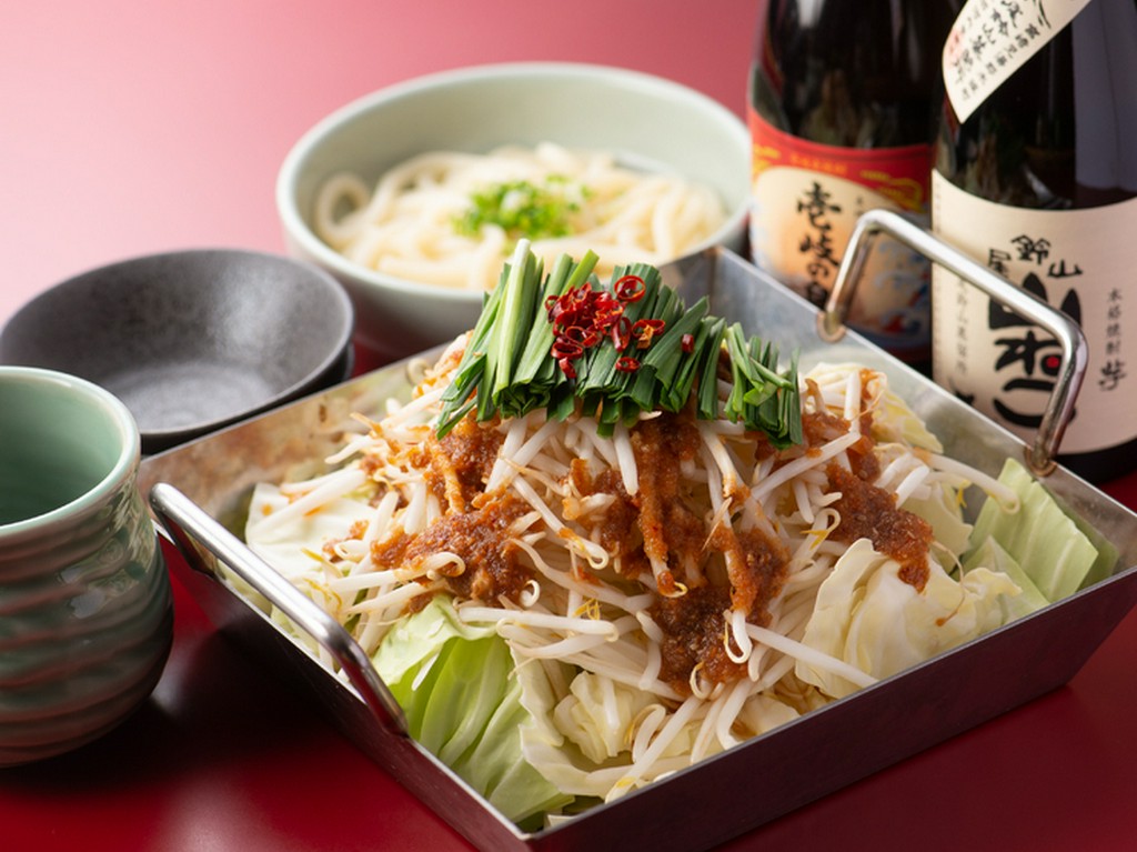 野菜たっぷり！〆のうどんまで大満足の『ちりとりホルモン鍋』