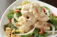 プリッとした海老をカラッと衣揚げにしてあっさり系のオリジナルマヨネーズソースで和えてあります♪
胡麻マヨネーズorマンゴーマヨネーズをお選びいただけます。