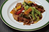 自家製の豆板醤、甜麺醤、ラー油を使った自信作！