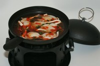 辛くて酸っぱいやみつきスープに水餃子がはいってます♪