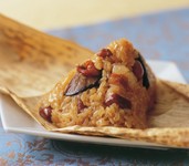 もうちょっと何かたべたいな…って時に最適な小ぶりなチマキです♪