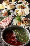 人気の「まるかじりセット」にさらに…
・前菜３種盛り・火鍋の〆麺・デザートがついた満足コース♪