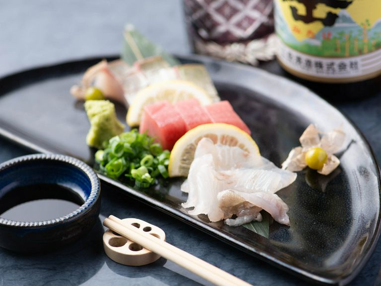 自慢の目利きと独自のルートで仕入れる厳選食材を使用