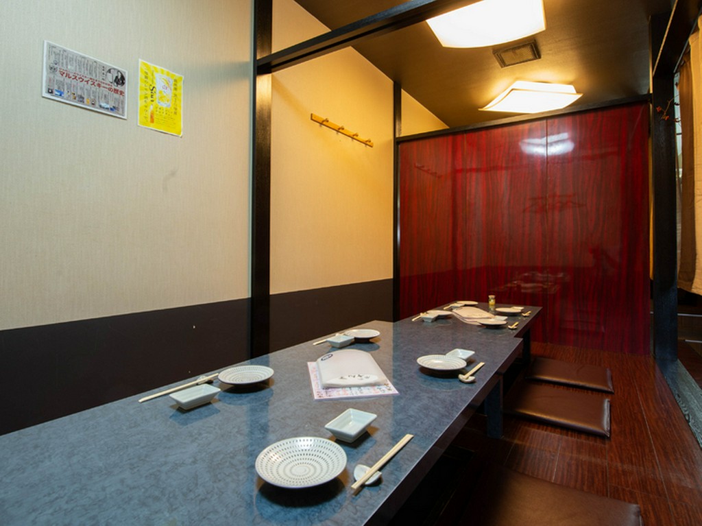 宴会に欠かせない、半個室で飲み放題付きのコース料理