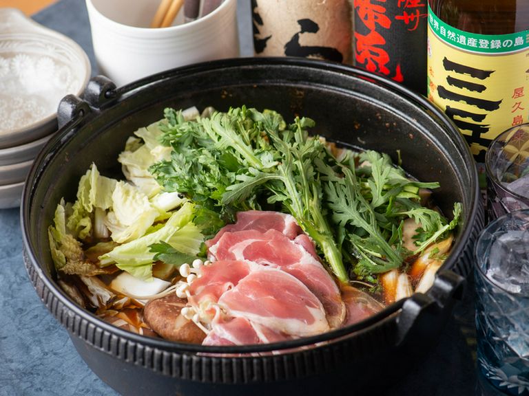 旨みたっぷりの鴨のもも肉を使用。店主こだわりの自慢の一品。冬季限定の『鴨鍋』