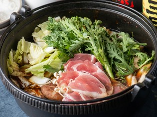 旨みたっぷりの国産鴨を使用。冬季限定の『鴨鍋』