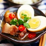 豚の角煮と煮卵ランチ
スープ付き