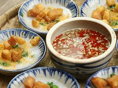 中部フエの名物料理『バインベオ』