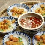 バインベオ（フエの小皿の蒸し餅　海老田麩とねぎ油のせ）6個