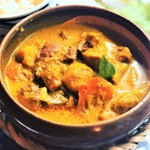 チキンのココナッツカレーランチ　パンorライス・サラダ付き