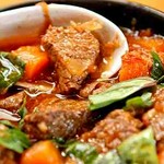 牛肉と人参のスパイシー煮込みランチ　パンorライス・サラダ付き