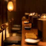 対面にならないカウンター席もございます。勿論お一人でもご利用ください。