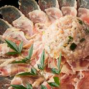 鶏しゃぶはヘルシーでお野菜もたっぷりですので女性の方にもお勧めです。名古屋コーチン、あいち鴨、恵那どり、奥三河どり、さつま知覧どりと様々な銘柄鶏の食べ比べをお楽しみ下さい。