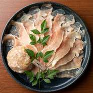 恵那どりと自家製のつくねと季節のお野菜のセットです。

