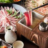 ※表記されているお値段はお料理のみのお値段です。
※金曜・祝前日は3500円となります
※飲み放題を付けないお客様は単品でドリンクをご注文ください。
※お電話でのご予約を優先致します。
※キャンセルは１週間前まで、人数様変更は前日までご連絡ください。
※コース内容は現時点での内容です。仕入れ状況や季節によりコース内容を変更する可能性があります。予めご了承ください。