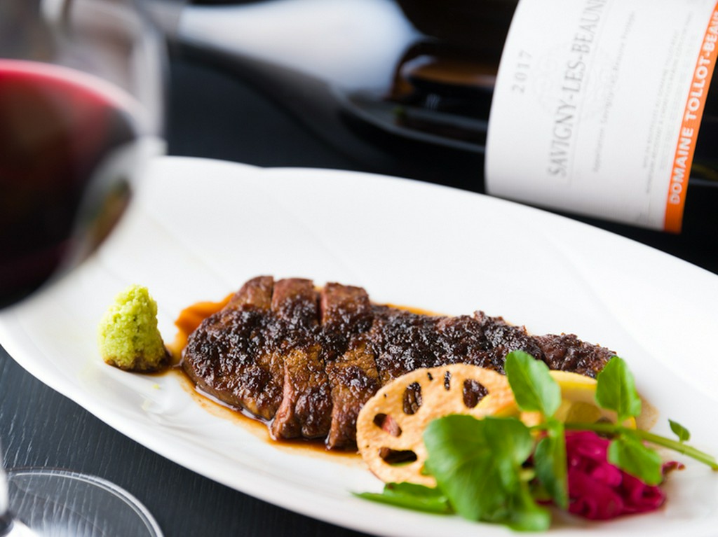 柔らかい食感、ジューシーな『黒毛和牛のヒレステーキ』