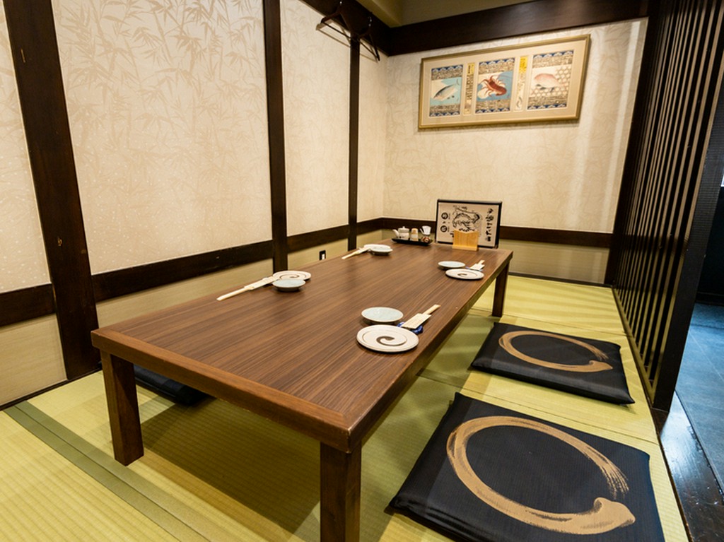 ゆったり過ごせる座敷席もあり、幅広いシーンで楽しめる