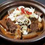 まろやかな甘めの味噌を使用し、ほっと一息つける温かい料理です。日本酒のお供にどうぞ♪